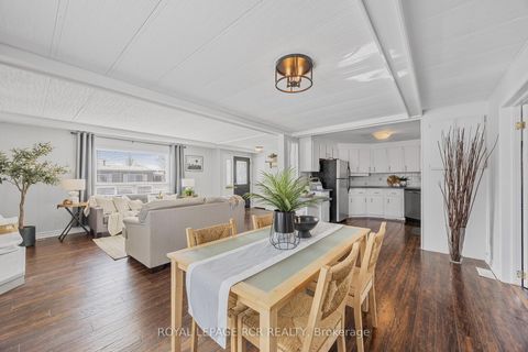 Photo 13 at 4 Linden Lane, Rural Innisfil, Innisfil