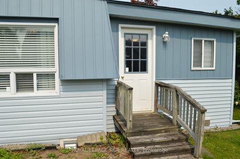 Photo 36 at 4 Linden Lane, Rural Innisfil, Innisfil