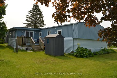 Photo 39 at 4 Linden Lane, Rural Innisfil, Innisfil