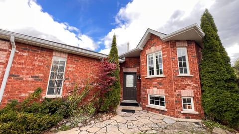 Photo 1 at 124 Monique Crescent, East Bayfield, Barrie