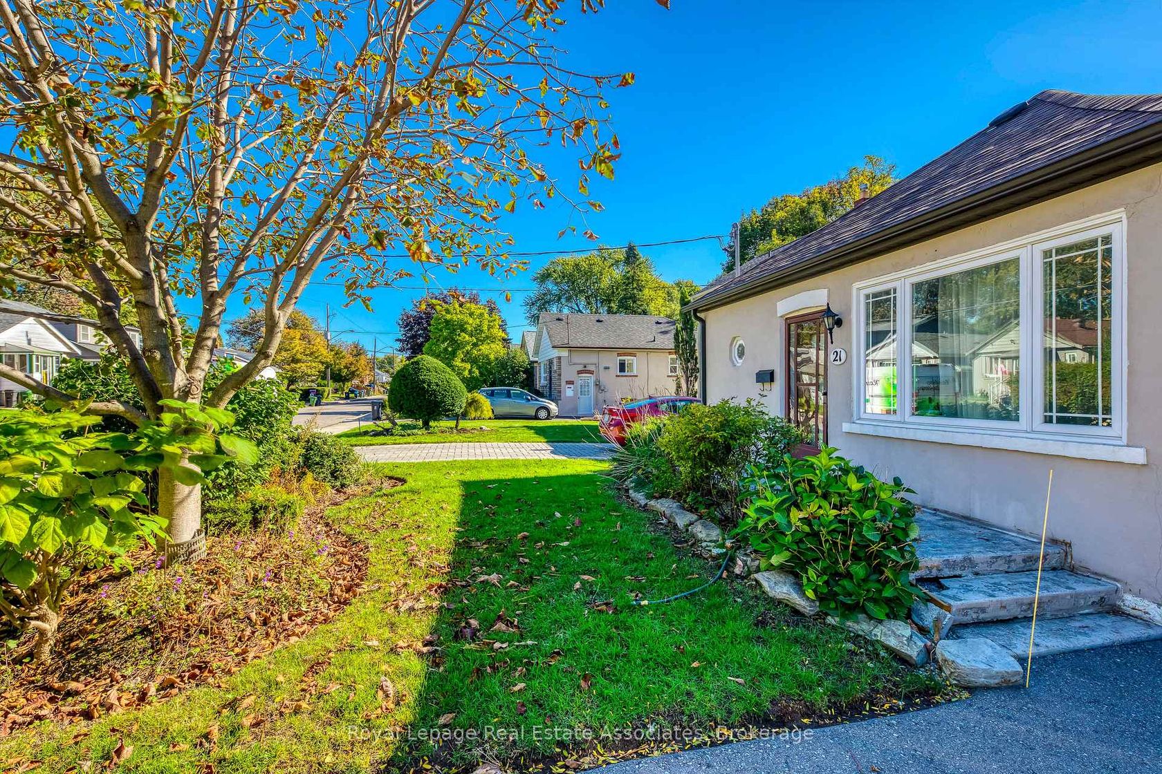 Photo 4 at 21 Brenton Street, Crescent Town, Toronto Photo 4 at 21 Brenton Street, Crescent Town, Toronto