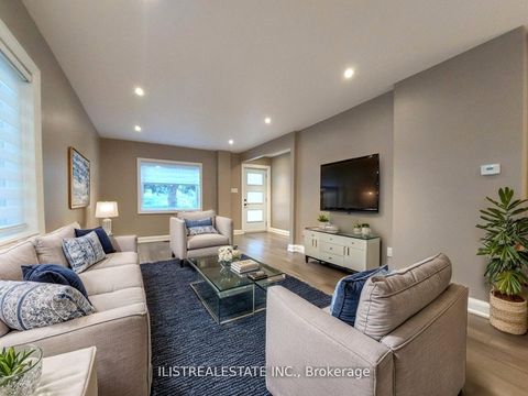 Photo 2 at 43 Anaconda Avenue, Birchmount, Toronto