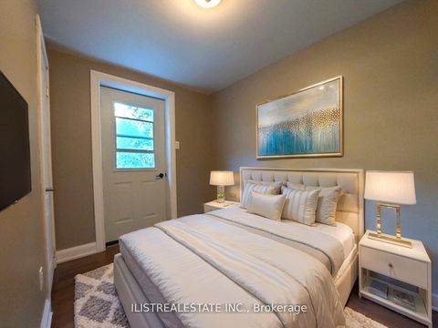 Photo 5 at 43 Anaconda Avenue, Birchmount, Toronto