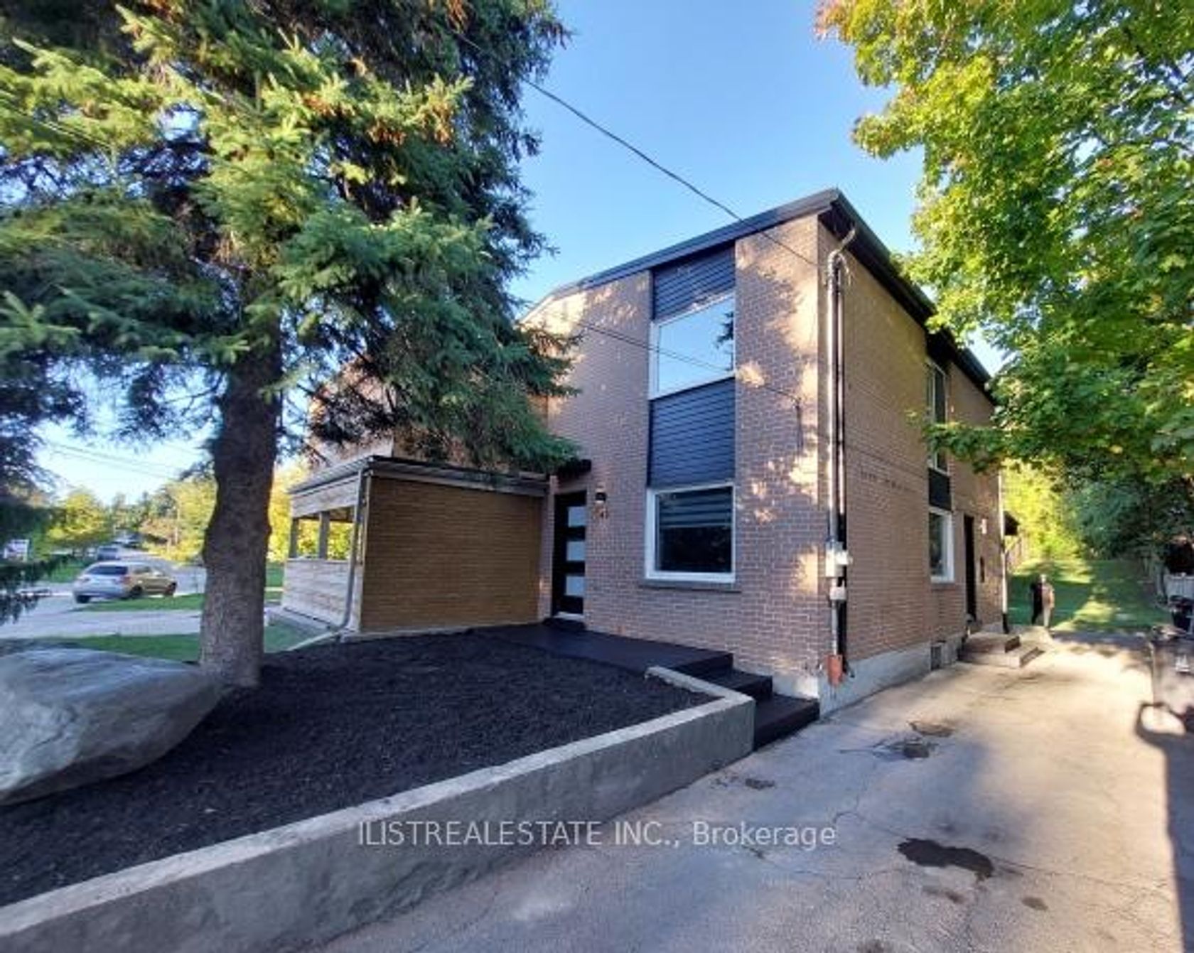 Photo 1 at 43 Anaconda Avenue, Birchmount, Toronto Photo 1 at 43 Anaconda Avenue, Birchmount, Toronto