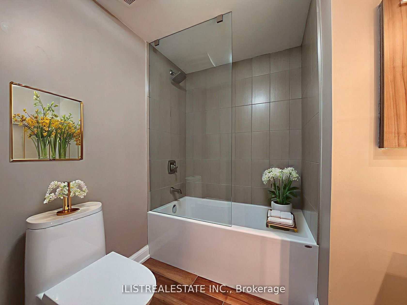 Photo 7 at 43 Anaconda Avenue, Birchmount, Toronto Photo 7 at 43 Anaconda Avenue, Birchmount, Toronto