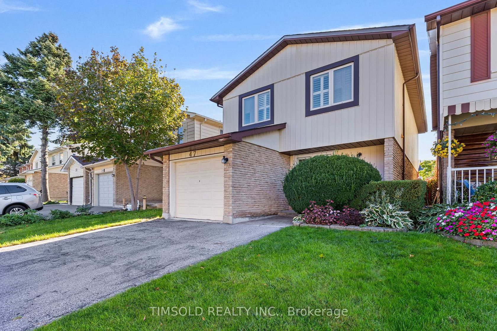 Photo 2 at 47 Carolbreen Square, Agincourt North, Toronto Photo 2 at 47 Carolbreen Square, Agincourt North, Toronto