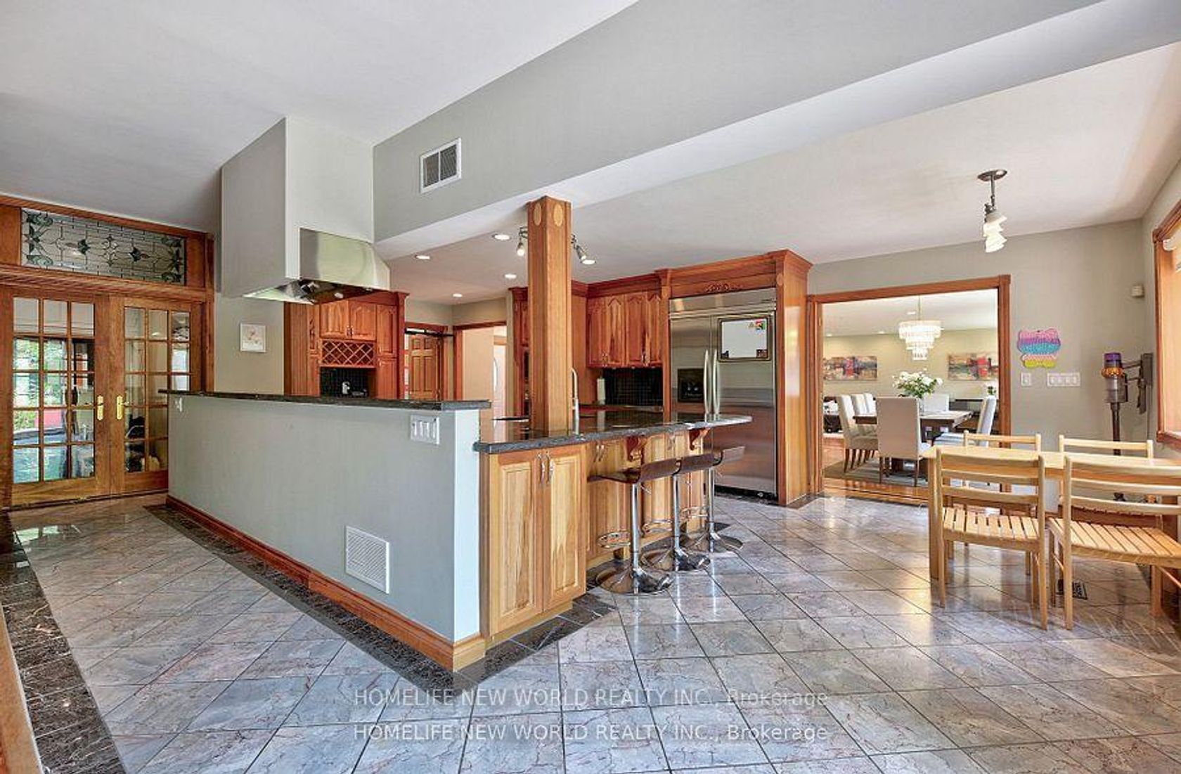 Photo 10 at 7 Sulgrave Crescent, Windfields, Toronto Photo 10 at 7 Sulgrave Crescent, Windfields, Toronto