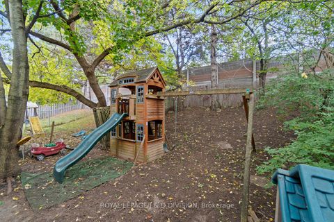 Photo 4 at 49 Esther Crescent, Yorkhill, Vaughan