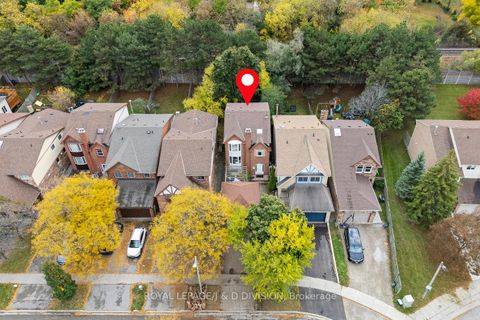 Photo 5 at 49 Esther Crescent, Yorkhill, Vaughan