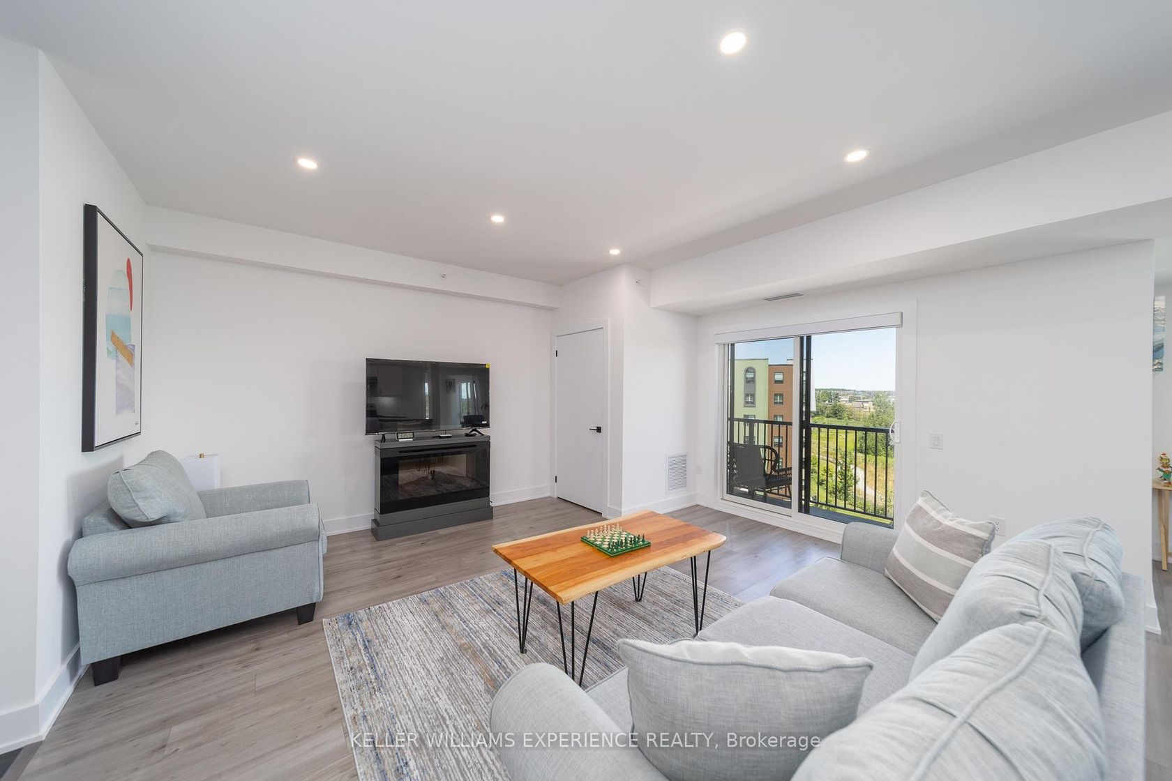 401 - 8 Culinary Lane, Shore, Barrie photo 3