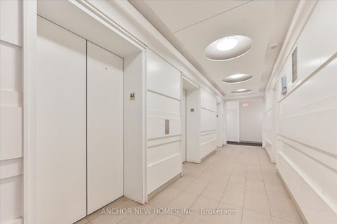 Photo 3 at 4402 - 12 York Street, Waterfront Communities C1, Toronto
