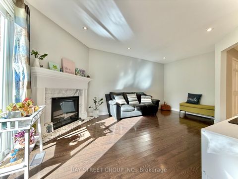 Photo 7 at 65 Rosedale Heights Drive, Uplands, Vaughan