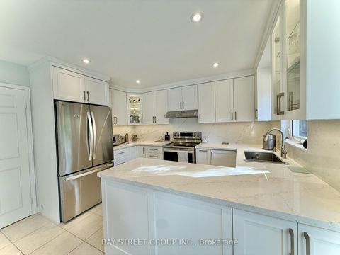 Photo 11 at 65 Rosedale Heights Drive, Uplands, Vaughan