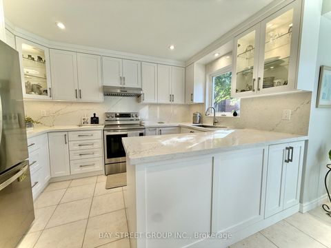 Photo 12 at 65 Rosedale Heights Drive, Uplands, Vaughan