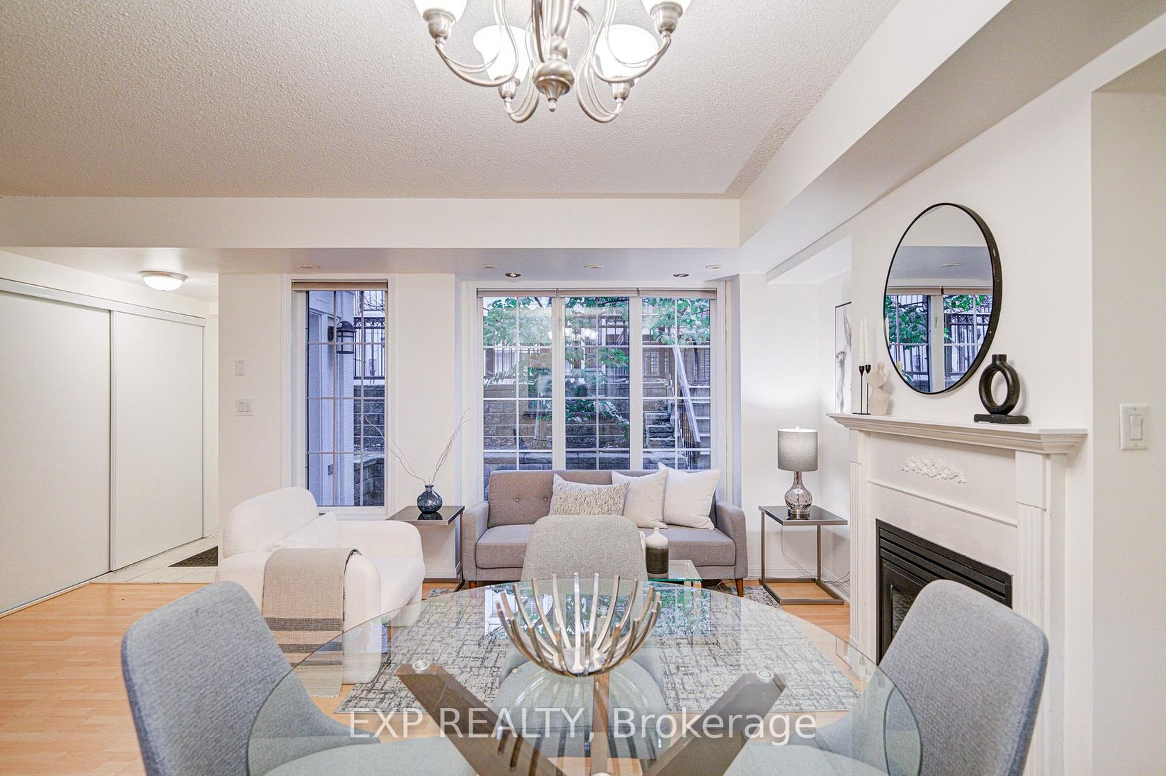 146 - 3 Everson Drive, Willowdale East, Toronto by Loree Meneguzzi Real Estate 146 - 3 Everson Drive, Willowdale East, Toronto