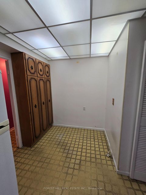 Photo 2 at 1109 - 130 Neptune Drive, Lawrence, Toronto