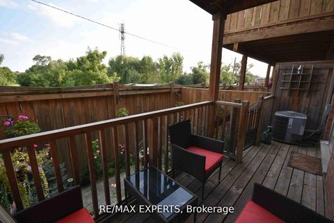 Photo 19 at 11 City Park Circle, West Woodbridge, Vaughan