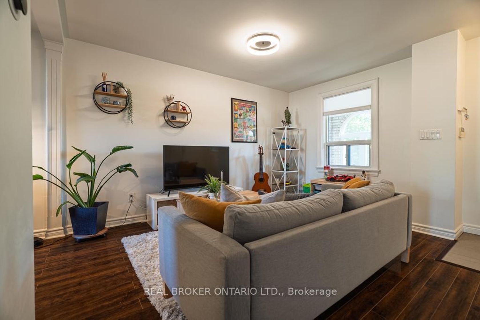 Photo 8 at 204 Earlscourt Avenue W, Davenport, Toronto Photo 8 at 204 Earlscourt Avenue W, Davenport, Toronto