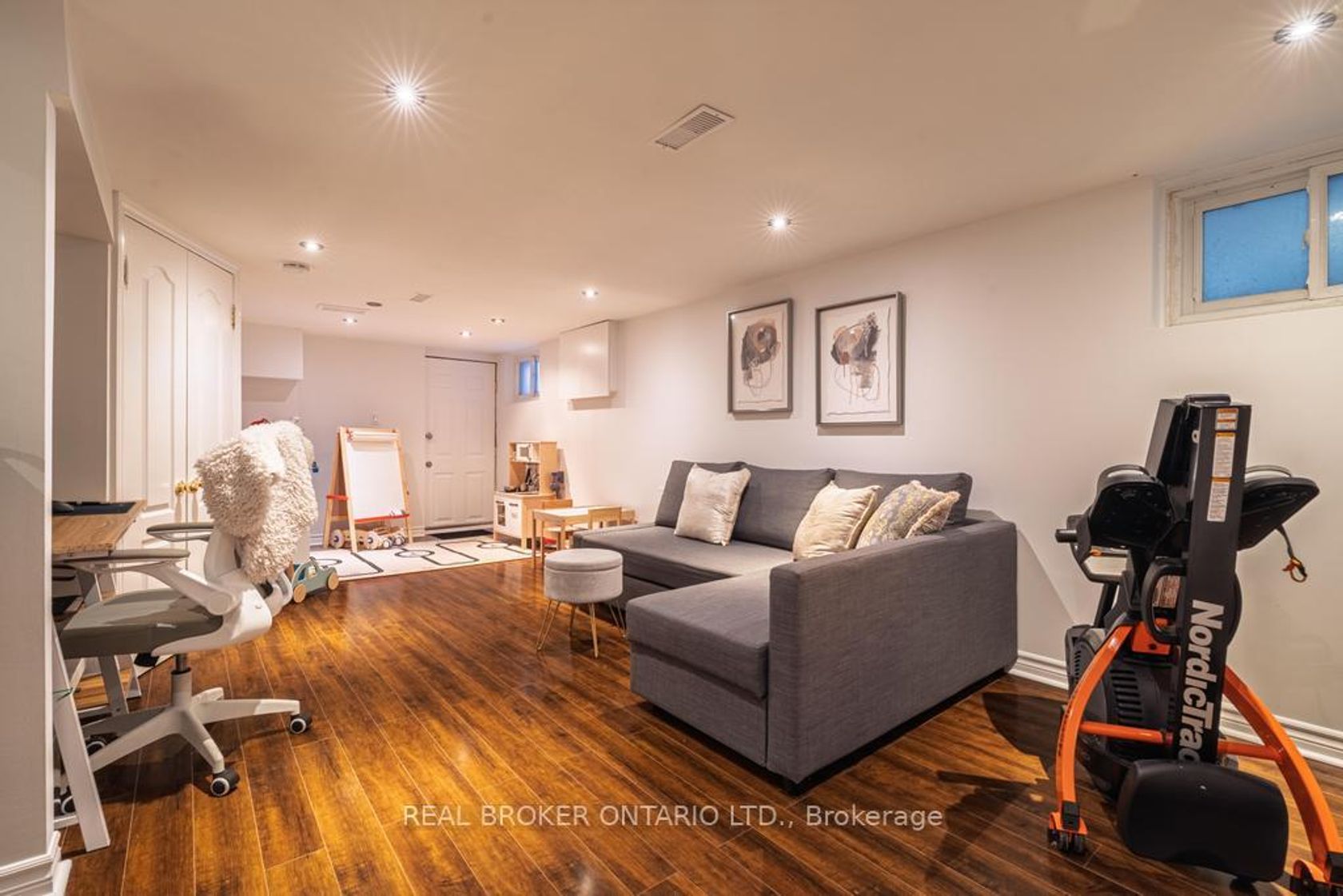 Photo 27 at 204 Earlscourt Avenue W, Davenport, Toronto Photo 27 at 204 Earlscourt Avenue W, Davenport, Toronto