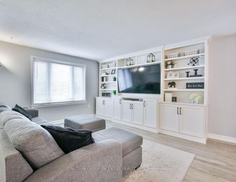 Photo 4 at 29 Wells Crescent, Sunnidale, Barrie Photo 4 at 29 Wells Crescent, Sunnidale, Barrie
