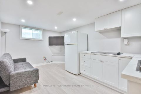 Photo 18 at 29 Wells Crescent, Sunnidale, Barrie
