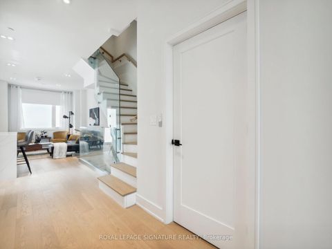 Photo 5 at 1 Flax Field Lane, Willowdale West, Toronto