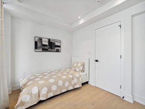 Photo 26 at 1 Flax Field Lane, Willowdale West, Toronto