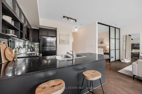 Photo 13 at 306 - 350 Wellington Street W, Waterfront Communities C1, Toronto