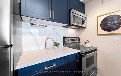 Photo 14 at 1112 - 438 Richmond Street W, Waterfront Communities C1, Toronto