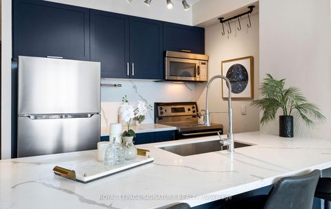 Photo 16 at 1112 - 438 Richmond Street W, Waterfront Communities C1, Toronto