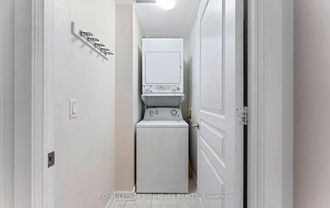 Photo 23 at 1112 - 438 Richmond Street W, Waterfront Communities C1, Toronto