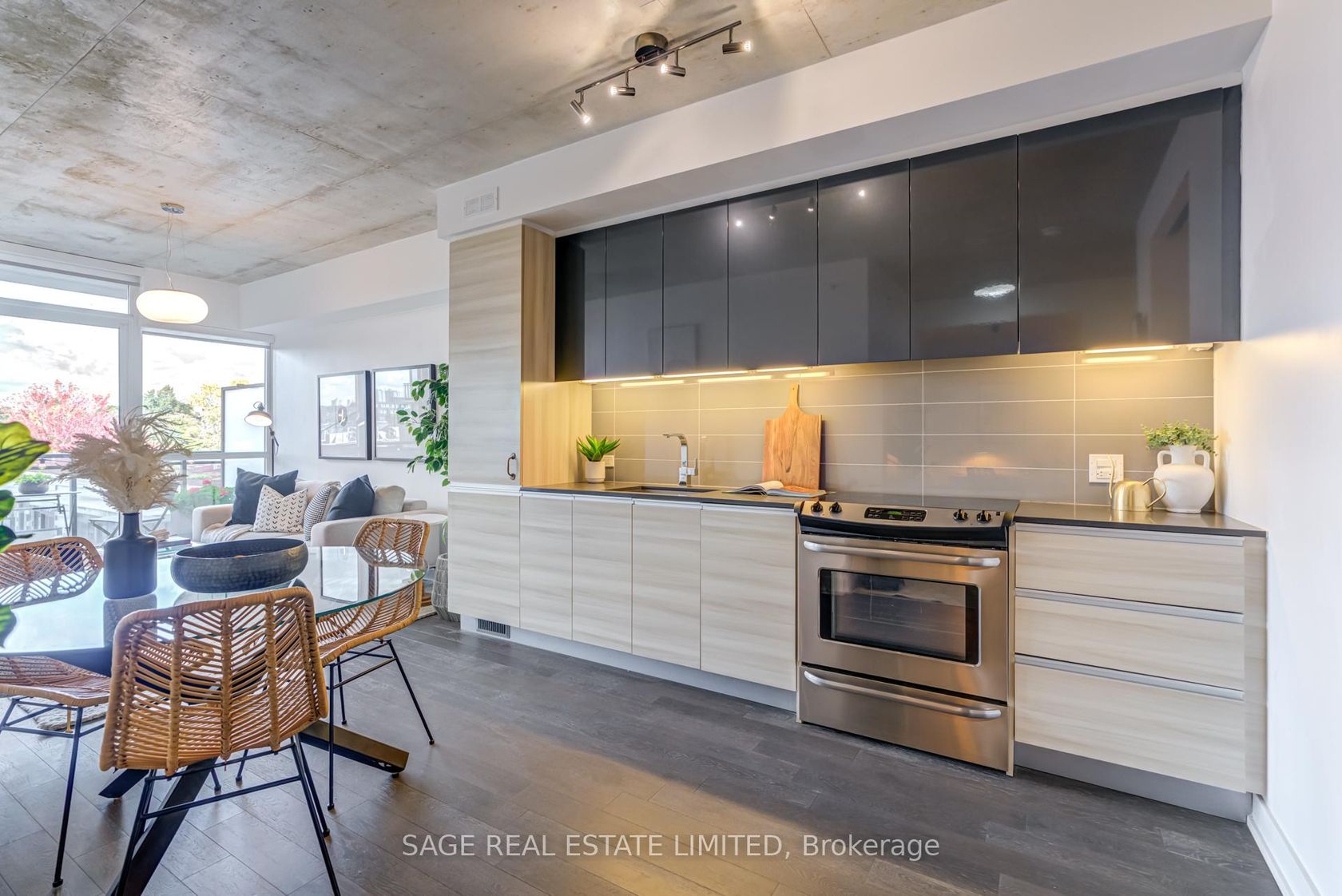 Photo 2 at 504 - 1190 Dundas Street E, South Riverdale, Toronto Photo 2 at 504 - 1190 Dundas Street E, South Riverdale, Toronto