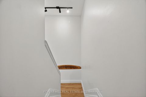 Photo 27 at 215 MAIN Street N, London, Newmarket Photo 27 at 215 MAIN Street N, London, Newmarket