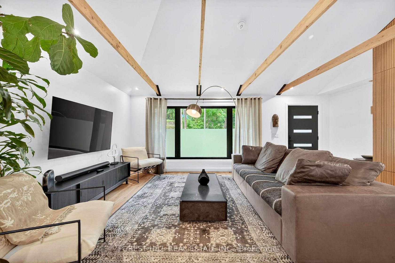 215 MAIN Street N, London, Newmarket photo number 2 215 MAIN Street N, London, Newmarket photo number 2