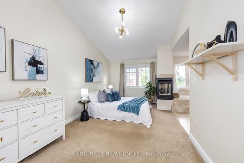 Photo 31 at 52 - 8 Brighton Place, Yorkhill, Vaughan