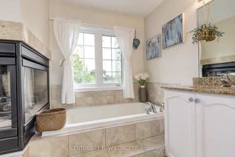 Photo 36 at 52 - 8 Brighton Place, Yorkhill, Vaughan