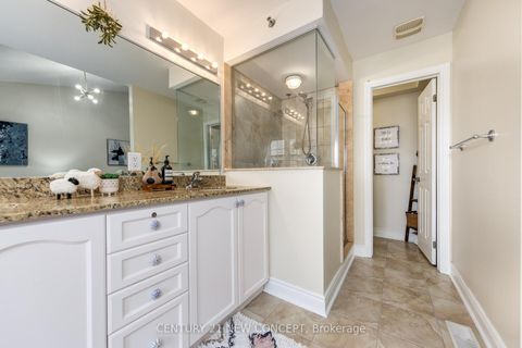 Photo 37 at 52 - 8 Brighton Place, Yorkhill, Vaughan