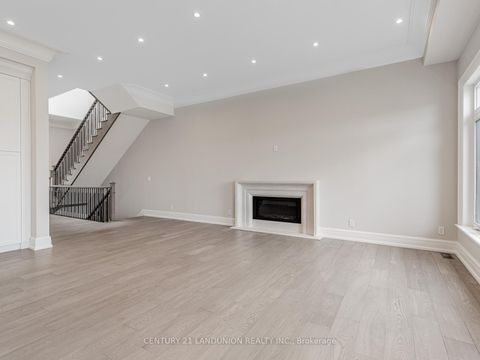 Photo 13 at 36A Elm Grove Avenue, Oak Ridges, Richmond Hill