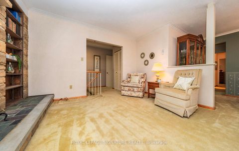 Photo 3 at 69 Kilkenny Drive, L'Amoreaux, Toronto