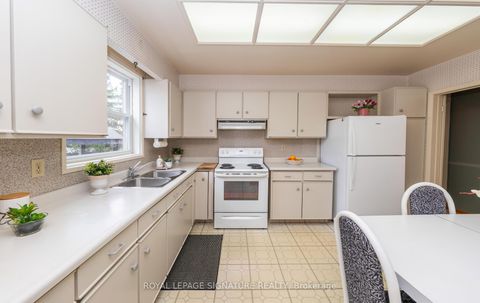 Photo 9 at 69 Kilkenny Drive, L'Amoreaux, Toronto