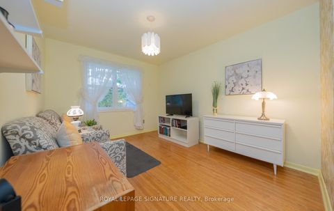 Photo 16 at 69 Kilkenny Drive, L'Amoreaux, Toronto
