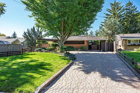 Photo 0 at 4 Rosswood Crescent, Bendale, Toronto