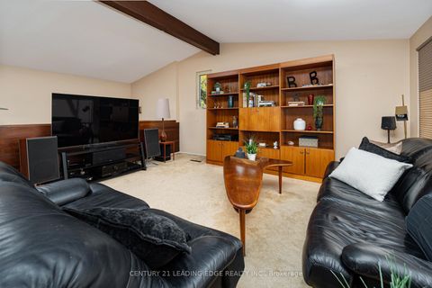 Photo 7 at 4 Rosswood Crescent, Bendale, Toronto