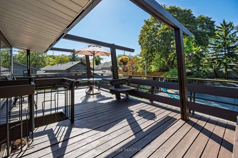 Photo 33 at 4 Rosswood Crescent, Bendale, Toronto