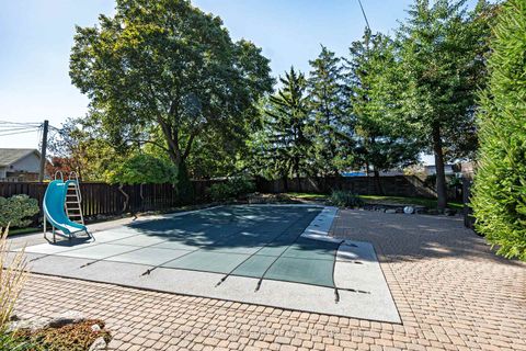 Photo 38 at 4 Rosswood Crescent, Bendale, Toronto