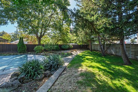 Photo 40 at 4 Rosswood Crescent, Bendale, Toronto