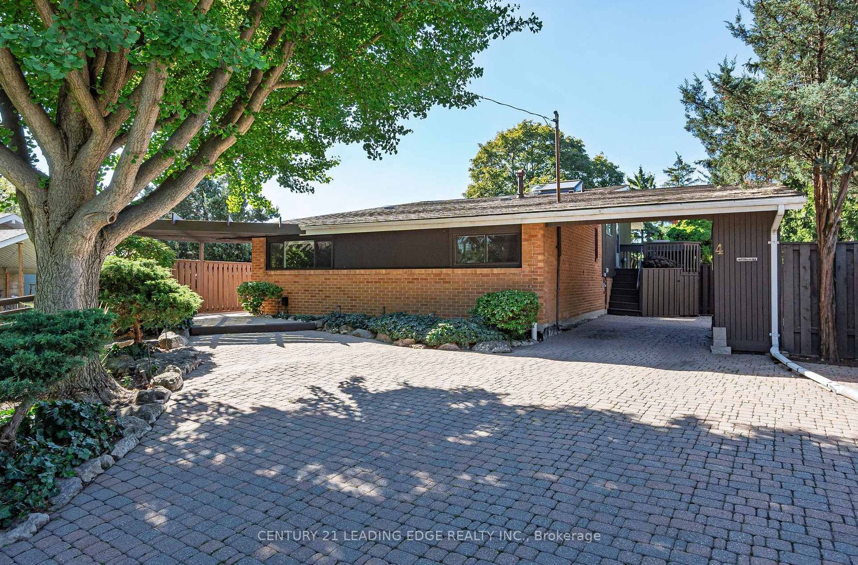 Photo 1 at 4 Rosswood Crescent, Bendale, Toronto Photo 1 at 4 Rosswood Crescent, Bendale, Toronto