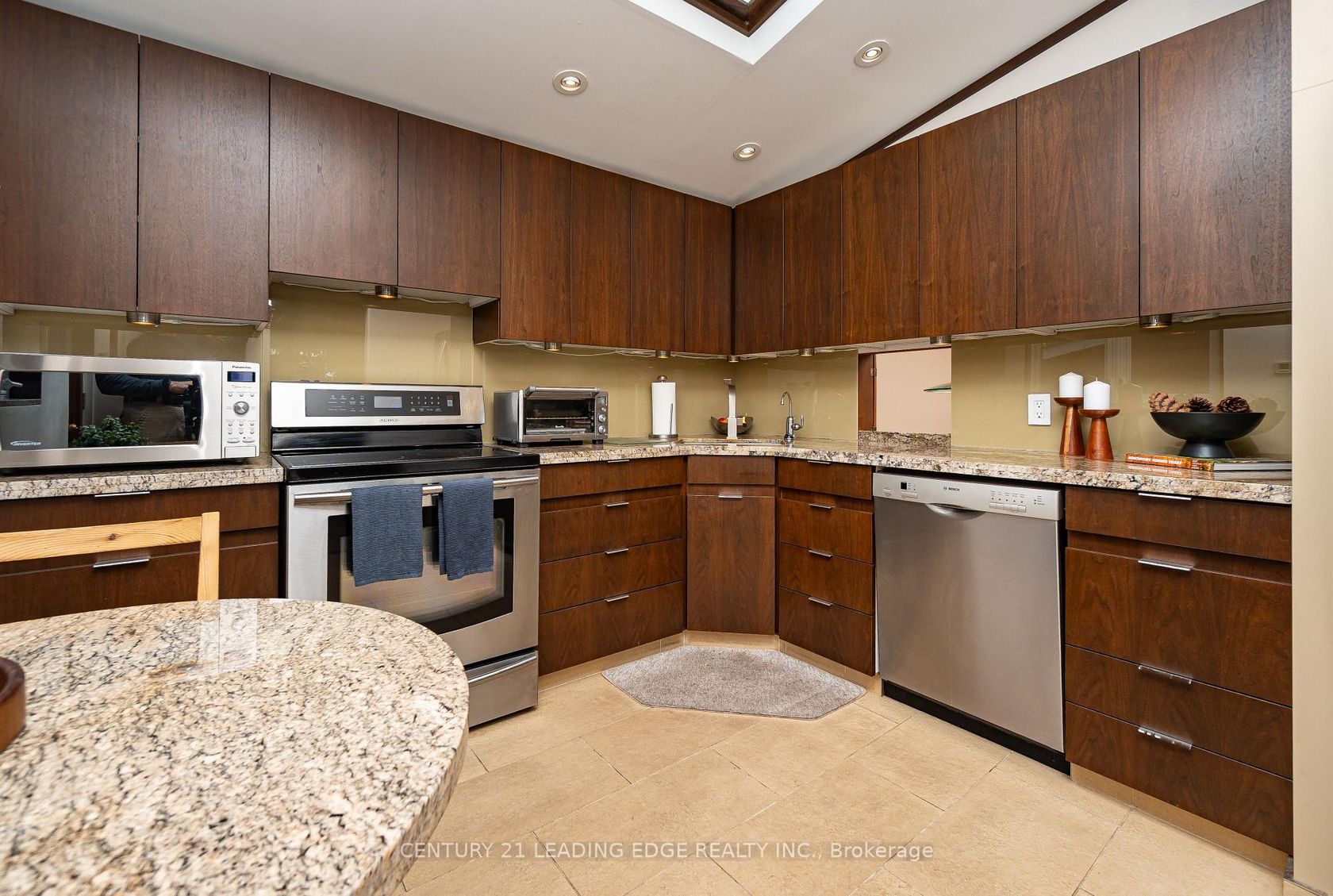 Photo 12 at 4 Rosswood Crescent, Bendale, Toronto Photo 12 at 4 Rosswood Crescent, Bendale, Toronto