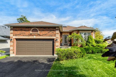 Photo 3 at 1 Bloxham Place, Shore, Barrie