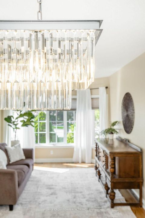 Photo 10 at 1 Bloxham Place, Shore, Barrie